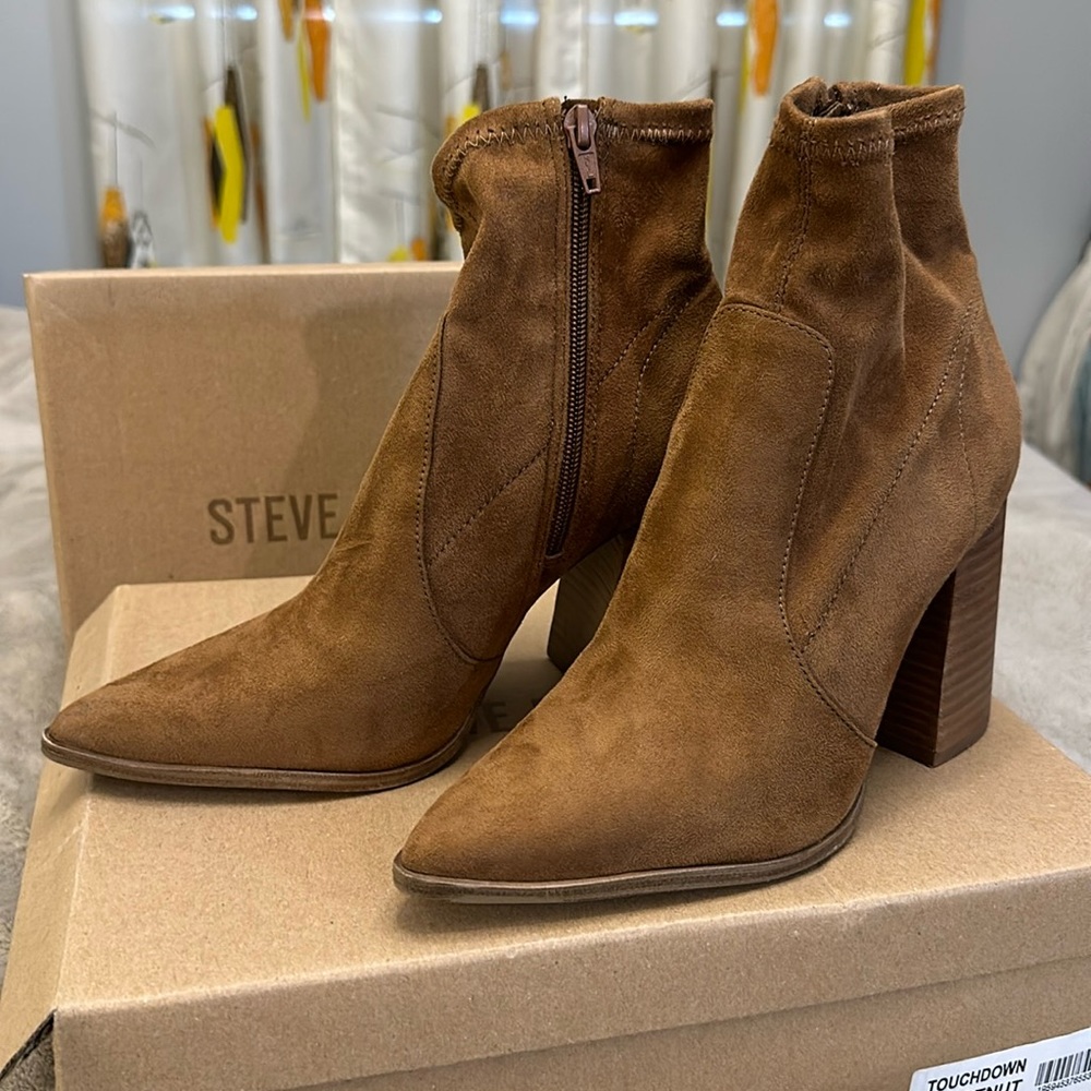 Steve Madden- chestnut ankle boot- size 8.5